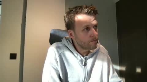 Snapshot of max_straight_1 chatting on 01-19-26, 10:08 Max take off clothes online show from 01-19-26, 10:08