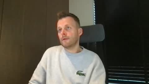 Snapshot of max_straight_1 chatting on 02-13-26, 08:10 Max take off clothes online show from 02-13-26, 08:10