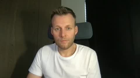 Snapshot of max_straight_1 chatting on 02-17-26, 08:22 Max take off clothes online show from 02-17-26, 08:22