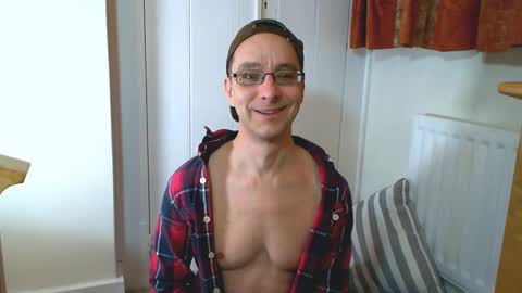 Max Davies online show from 02-15-25, 11:39