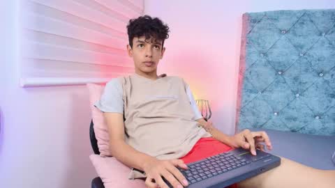 M A X F R O S T   online show from 02-11-26, 07:52