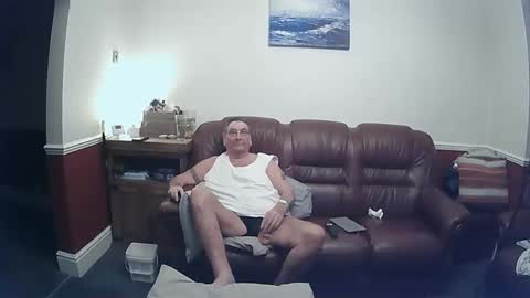 MAX online show from 12-19-24, 01:28