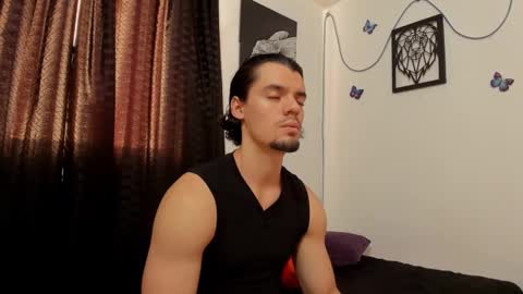 Snapshot of maxi_styles chatting on 01-12-25, 10:12 Alex online show from 01-12-25, 10:12