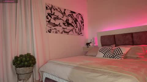 Max online show from 10-10-25, 02:32