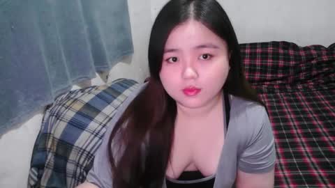 Snapshot of maxie_cat chatting on 02-26-25, 12:25 Maxie online show from 02-26-25, 12:25