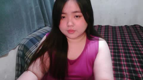 Snapshot of maxie_cat chatting on 10-04-25, 12:47 Maxie online show from 10-04-25, 12:47