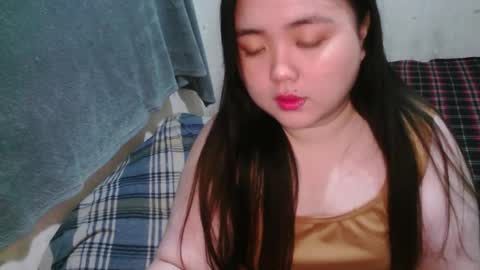 Snapshot of maxie_cat chatting on 10-22-25, 01:00 Maxie online show from 10-22-25, 01:00
