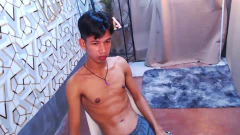 Reyn online show from 02-08-25, 04:04