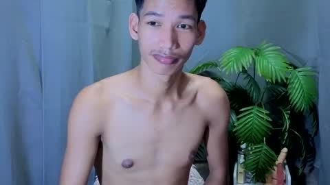 Reyn online show from 10-03-25, 03:58