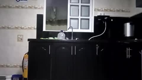 maxim online show from 11-30-25, 05:00