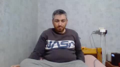 Snapshot of maximefrxx chatting on 12-26-24, 08:11 Maxime online show from 12-26-24, 08:11