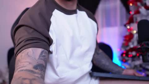 Maximo online show from 12-23-25, 05:27