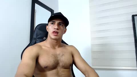 Maximo Sebastian online show from 02-14-25, 01:56