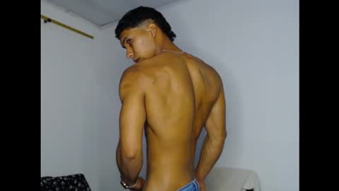 Maximo Aron Vega online show from 12-22-24, 01:34