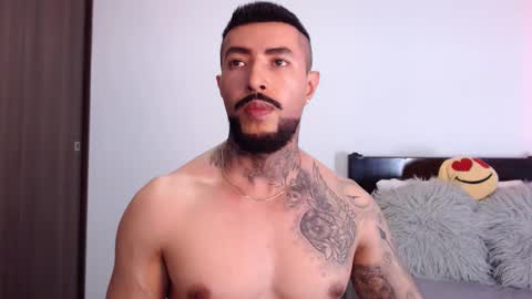 Independent Model online show from 03-11-25, 03:16