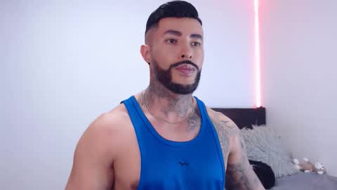 Independent Model online show from 11-19-25, 03:28