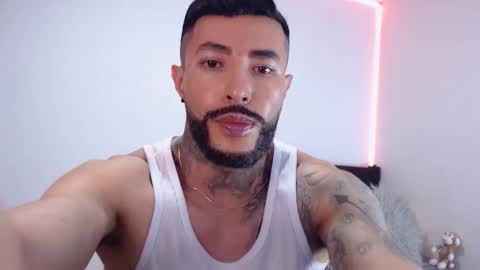 Independent Model online show from 11-21-25, 03:49