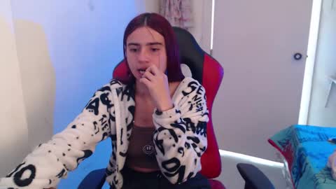 Snapshot of maxinesex_ chatting on 02-14-26, 02:47 maxinesex_ online show from 02-14-26, 02:47