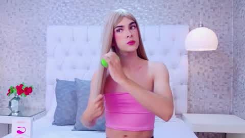 Snapshot of maxirogerss chatting on 10-10-25, 11:42 Maxi Rogerss online show from 10-10-25, 11:42