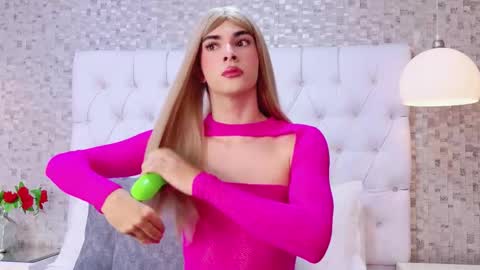 Snapshot of maxirogerss chatting on 10-14-25, 11:22 Maxi Rogerss online show from 10-14-25, 11:22