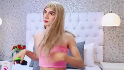 Snapshot of maxirogerss chatting on 10-18-25, 11:33 Maxi Rogerss online show from 10-18-25, 11:33