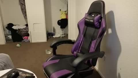 Snapshot of maxishere000 chatting on 10-10-25, 11:31  IG  online show from 10-10-25, 11:31