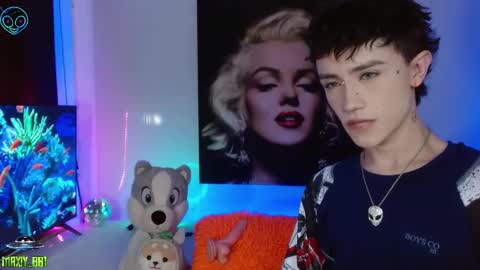 Max online show from 02-23-25, 03:40