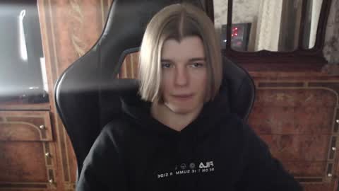 Snapshot of maxplay18 chatting on 12-12-24, 02:33 Max online show from 12-12-24, 02:33