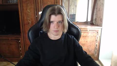 Snapshot of maxplay18 chatting on 10-08-25, 10:02 Max online show from 10-08-25, 10:02