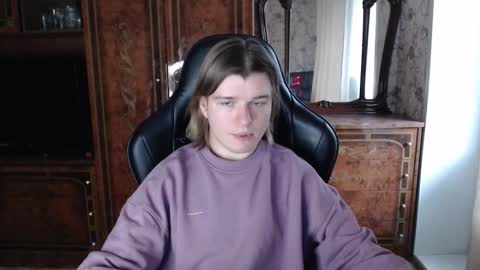 Max online show from 11-17-25, 09:15