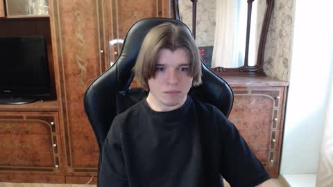 Max online show from 12-01-25, 10:53