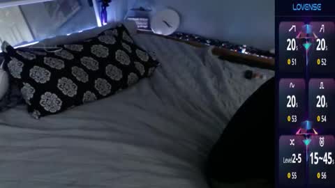 MaxRouger online show from 10-06-25, 08:23