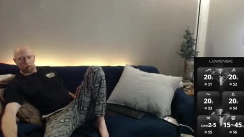 MaxRouger online show from 11-27-25, 01:57