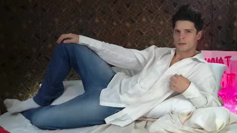 Snapshot of maxtopboy chatting on 09-16-25, 05:52 Max online show from 09-16-25, 05:52