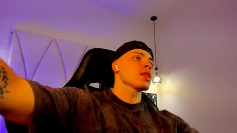 MAX online show from 12-01-25, 07:30