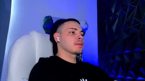 MAX online show from 02-12-26, 03:40