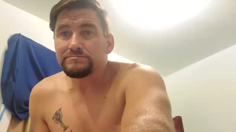 Snapshot of maxx916 chatting on 10-20-25, 07:31 Max online show from 10-20-25, 07:31