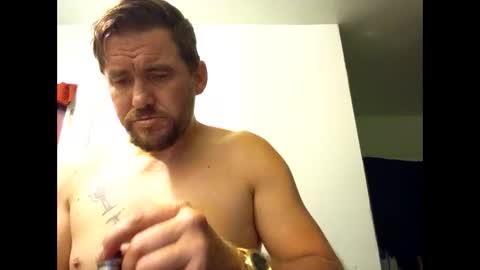 Snapshot of maxx916 chatting on 10-28-25, 02:26 Max online show from 10-28-25, 02:26