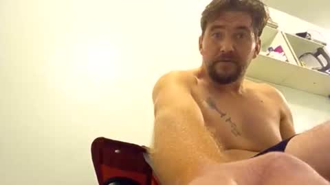 Snapshot of maxx916 chatting on 11-10-25, 07:40 Max online show from 11-10-25, 07:40