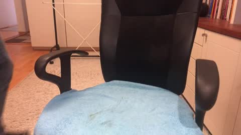 Max online show from 10-27-25, 05:55