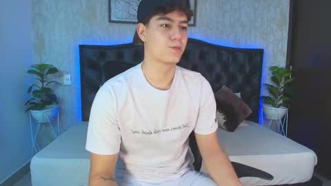 Maxxi online show from 11-30-25, 01:09