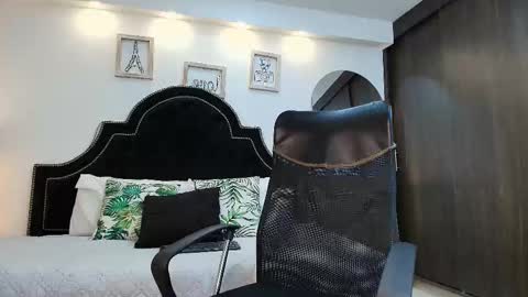 Maxxi online show from 12-21-25, 05:25