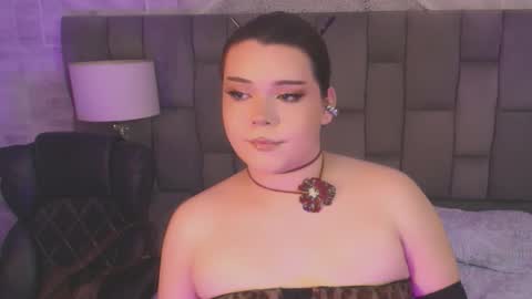 Maxine Minx online show from 11-29-25, 04:48