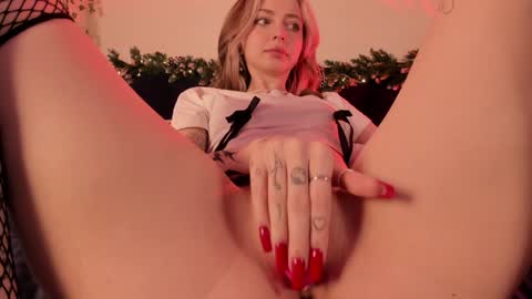 Snapshot of may_meowww chatting on 12-10-24, 10:38 May online show from 12-10-24, 10:38