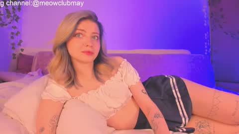 Snapshot of may_meowww chatting on 10-14-25, 01:50 May online show from 10-14-25, 01:50