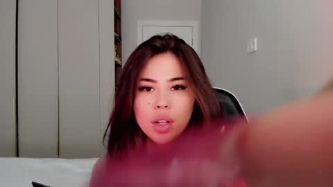 Mia online show from 02-23-26, 05:49