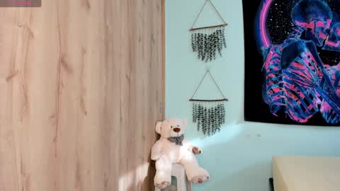 Snapshot of maya__fox chatting on 01-26-25, 09:07 OF mayitta19 online show from 01-26-25, 09:07