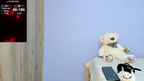 Snapshot of maya__fox chatting on 03-10-25, 10:02 OF mayitta19 online show from 03-10-25, 10:02