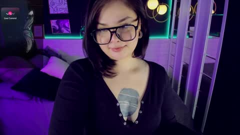 Woman online show from 01-07-25, 08:45