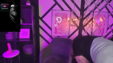 Woman online show from 01-27-25, 02:02